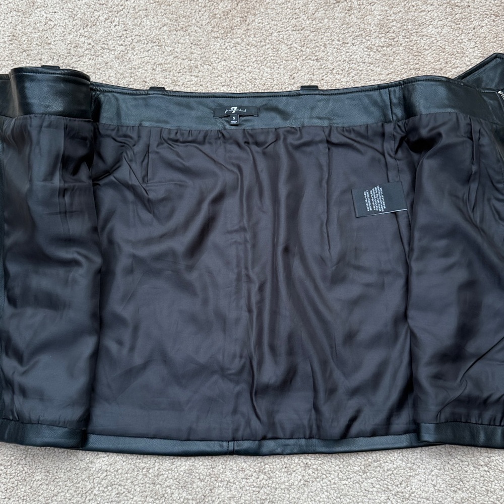 7 For All Mankind Vegan Faux Leather Zipper Asymmetrical Mini Skirt Size Small - Picture 6 of 8